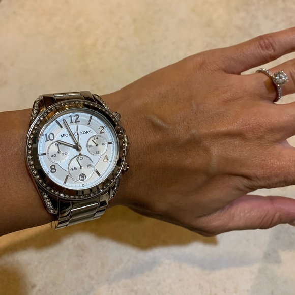 Michael Kors Watch - Picture 3 of 7